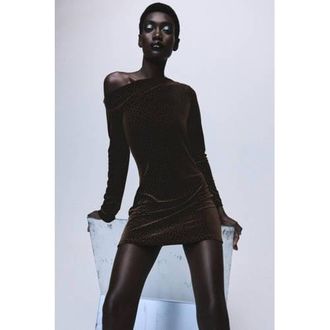 Mango fluwelen one shoulder jurk met glitter donkerbruin