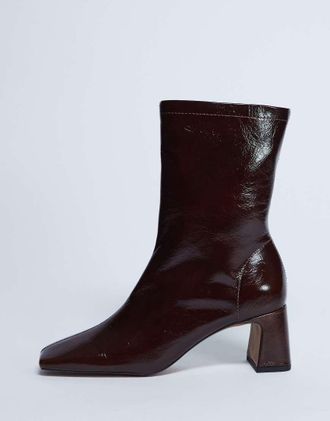 Topshop Sara - Stivali in pelle premium color cioccolato con punta squadrata e tacco svasato-Grigio