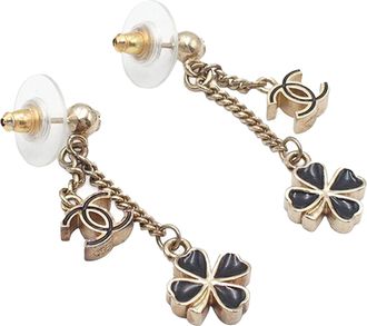 Chanel Tweedehands Cc Vergulde Hars Klaver Swing Push Back Oorbellen