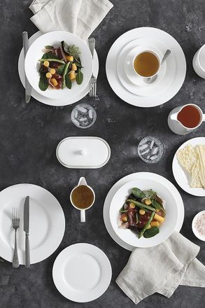 Maxwell & Williams Cashmere Rim Twelve Piece Bone China Dinnerware in White