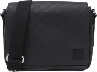 Louis Vuitton Black Leather Shoulder Bag (Pre-Owned)