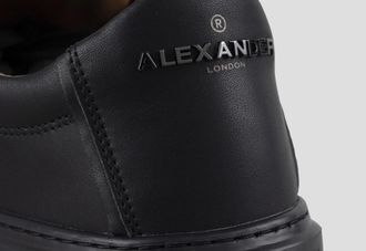 Alexander Smith London Man in black leather, black sole and metallic logo