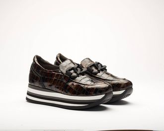 Softwaves Womens Allicia Croc Platform Shoes In Black/ Brown Croc