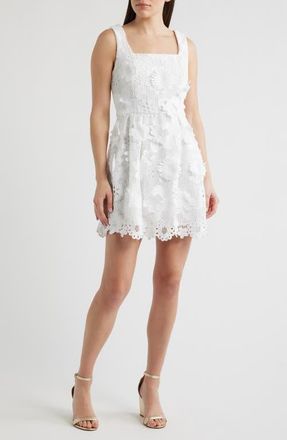 Lilly Pulitzer Cindy Floral Appliqu&eacute; Skirted Romper in Resort White Passion Flower at Nordstrom, Size 12