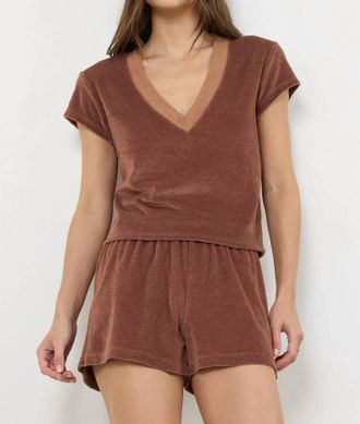 La Made Suri Velour Tee In Honey