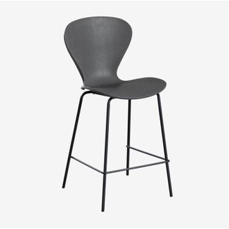 Sklum Su uno sgabello alto. SKLUM