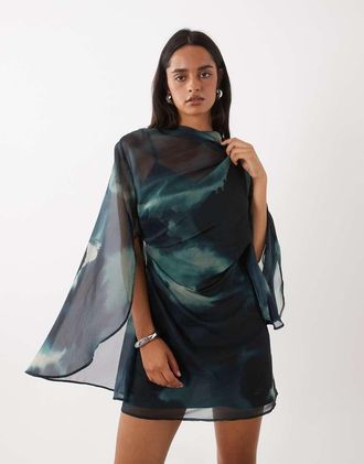Asos vestito corto con collo alto, drappeggio sul davanti e maniche a mantella estreme, blu grigio astratto-Multicolore