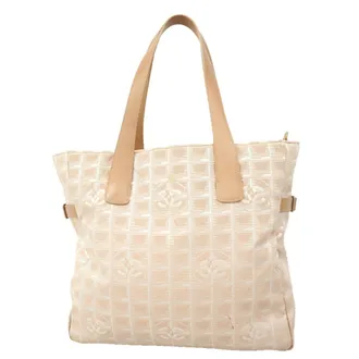 Chanel Beige Nylon Tote Bag (Pre-Owned)