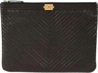 Chanel Pre-owned Clutches, female, Black, Size: ONE SIZE Pre-owned Chevron Boy New Medium Clutch
