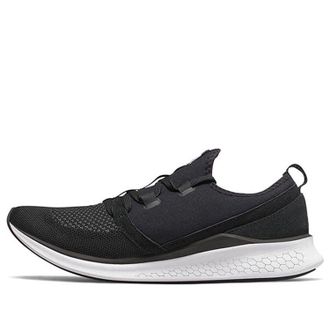 New Balance (WMNS) New Balance Fresh Foam Lazr Sneakers Black/White WLAZRCB
