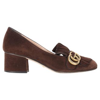 Gucci Gucci Marmont loafers met middelhoge hak in bruin su&egrave;de