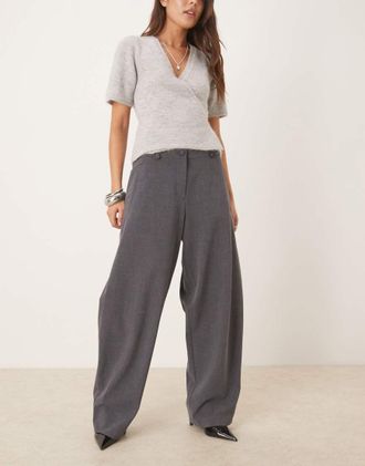 Asos Pantaloni sartoriali bombati multiposizione grigio antracite