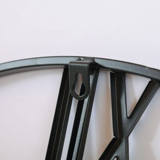 Infinite Reloj De Pared Cl&aacute;sico Con N&uacute;meros Romanos, Ideal Para La Decoraci&oacute;n Del Sal&oacute;n. Reloj De P&eacute;ndulo Con Mecanismo De Escaneo 12888. Esfera Negra Y Dorada