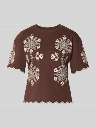 Jake*s Casual T-Shirt mit Wellensaum und Motiv-Stitching in Dunkelbraun, Gr&ouml;&szlig;e XXL