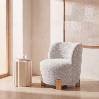 Maisons du monde Sill&oacute;n de tejido de poli&eacute;ster gris claro jaspeado con base de madera de fresno