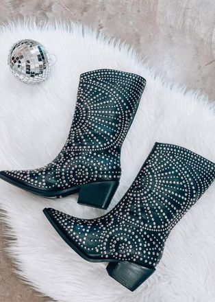 Billini Womens Yori Studded Boots In Black