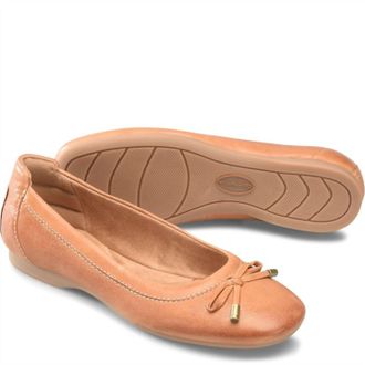 COMFORTIVA Womens Keegan Shoes In Luggage