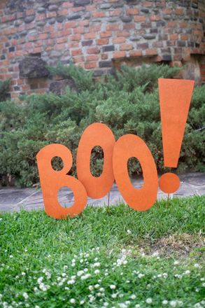 Kalalou Painted Metal Halloween Boo Yard Stakes