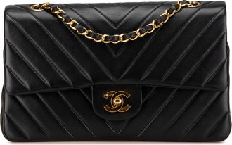 Chanel Pre-owned Womens Chevron Quilted Shoulder Bag - Black Leather - One Size