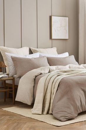 Christy Relaxed Linen Washed Finish Reversible Duvet Cover Set in Beige | Size: Super King