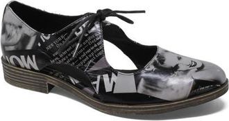 Django & Juliette Keeria Low Lace Flat in Newsprint-Black Leather at Nordstrom, Size 41