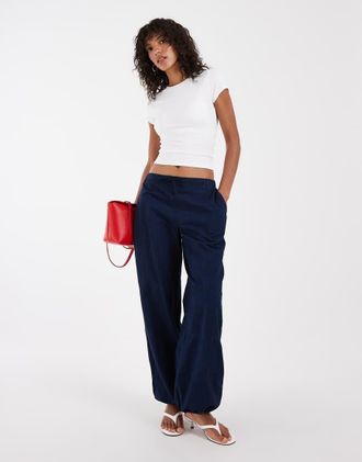 Asos Pantaloni parachute in denim indaco-Blu navy