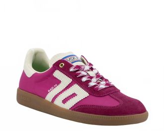Back70 Womens Ghost Sneakers In Cherry