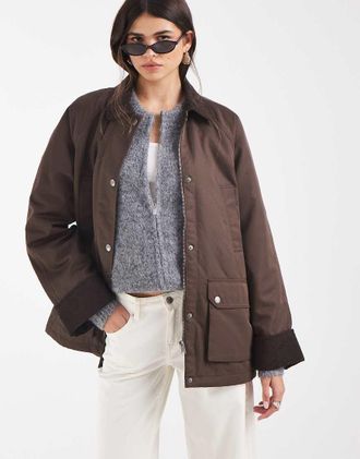Vero Moda giacca barn con bordi in corduroy a contrasto color marrone cioccolato