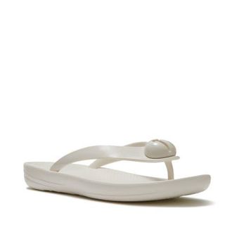 FitFlop Iqushion Glossy Flip-Flops in Cream at Nordstrom, Size 10