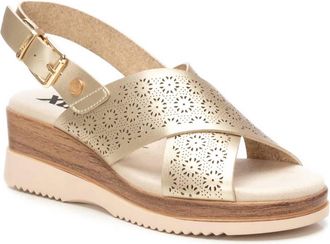 Xti Womens Pu Wedge Sandals In Gold