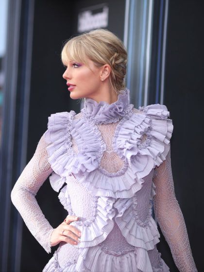 6 looks to steal from Taylor Swift’s ME! music video