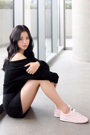 Alo Sunset Sneaker + Jisoo in Bloom Pink, Size: 9.5W