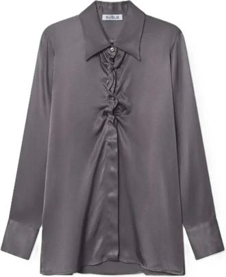 SoSUE Overhemden, Dames, Grijs, S, Rayon, Glanzende Ella Blouse met Gerimpelde Halslijn