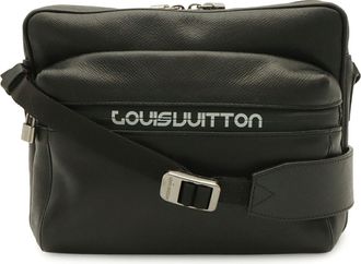 Louis Vuitton Ardoise Black Taiga Leather Shoulder Bag (Pre-Owned)