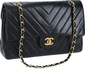Chanel Double Stitch Full Flap Chevron Lambskin Black Leather Handbag (Pre-Owned)