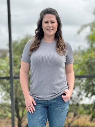 Tr&egrave;s Bien Radiantly Ribbed Crew Neck Tee In Silver