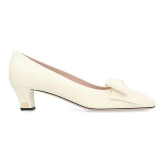 Valentino Garavani Schoenen, Dames, Beige, 37 EU, Leer, Bowow Pumps