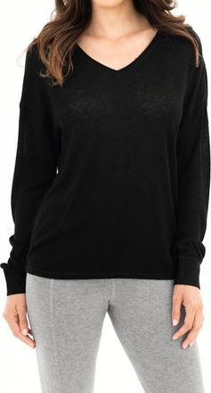 Leimere Long Sleeve Vneck Tee In Black