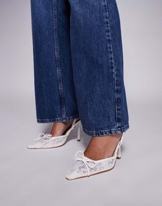 Simmi London Simmi London - Bebee - Scarpe décolleté bianche con tacco e fiocco aperte sul retro-Bianco