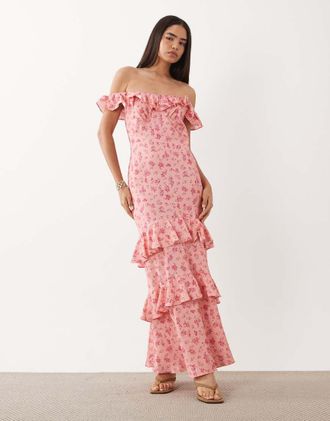 Vero Moda Vestito lungo rosa a fiori con volant e spalle scoperte