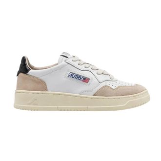 Autry Medalist Lage Su&egrave;de Leren Sneakers - Dames - Sneakers - Wit - 40 EU - Su&egrave;de - Schoenen