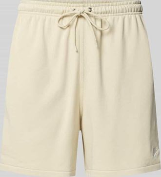 Nike Shorts mit Label-Stitching und elastischem Bund in Beige, Gr&ouml;&szlig;e XXL
