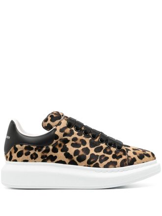 Alexander McQueen Oversized sneakers - women - Calf Leather/Calf Leather/Rubber/Calf Hair - 37.5 - Neutrals