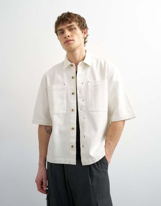 Topman Giacca corta comoda con maniche corte in twill &eacute;cru a contrasto-Bianco
