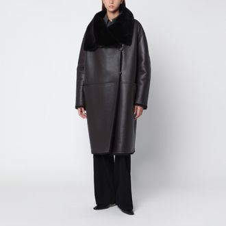 Toteme Cappotto oversize marrone scuro in montone
