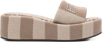 Fendi logo-embroidered slides - Brown