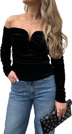 Astr Salem Velvet Off Shoulder Top In Black