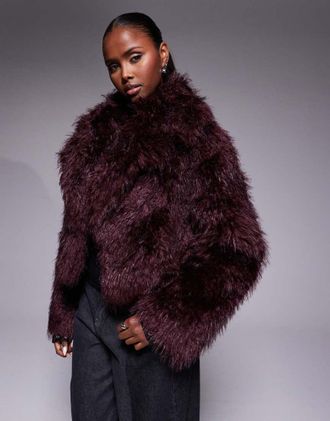 River Island Cappotto in pelliccia sintetica a pelo lungo rosso scuro