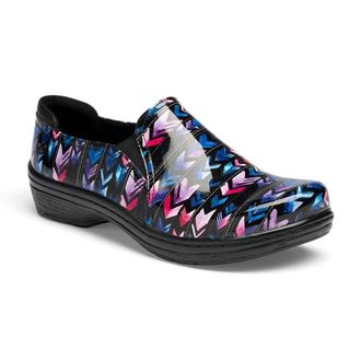 Klogs Womens Moxy Patent Leather Nursing Clog - Wide In 0690