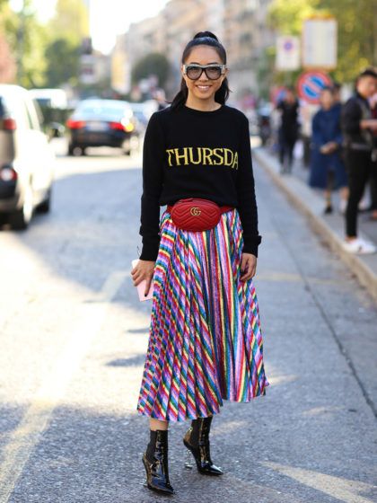 Tutte adorano i maglioni con i giorni della settimana di Alberta Ferretti: ecco perché!